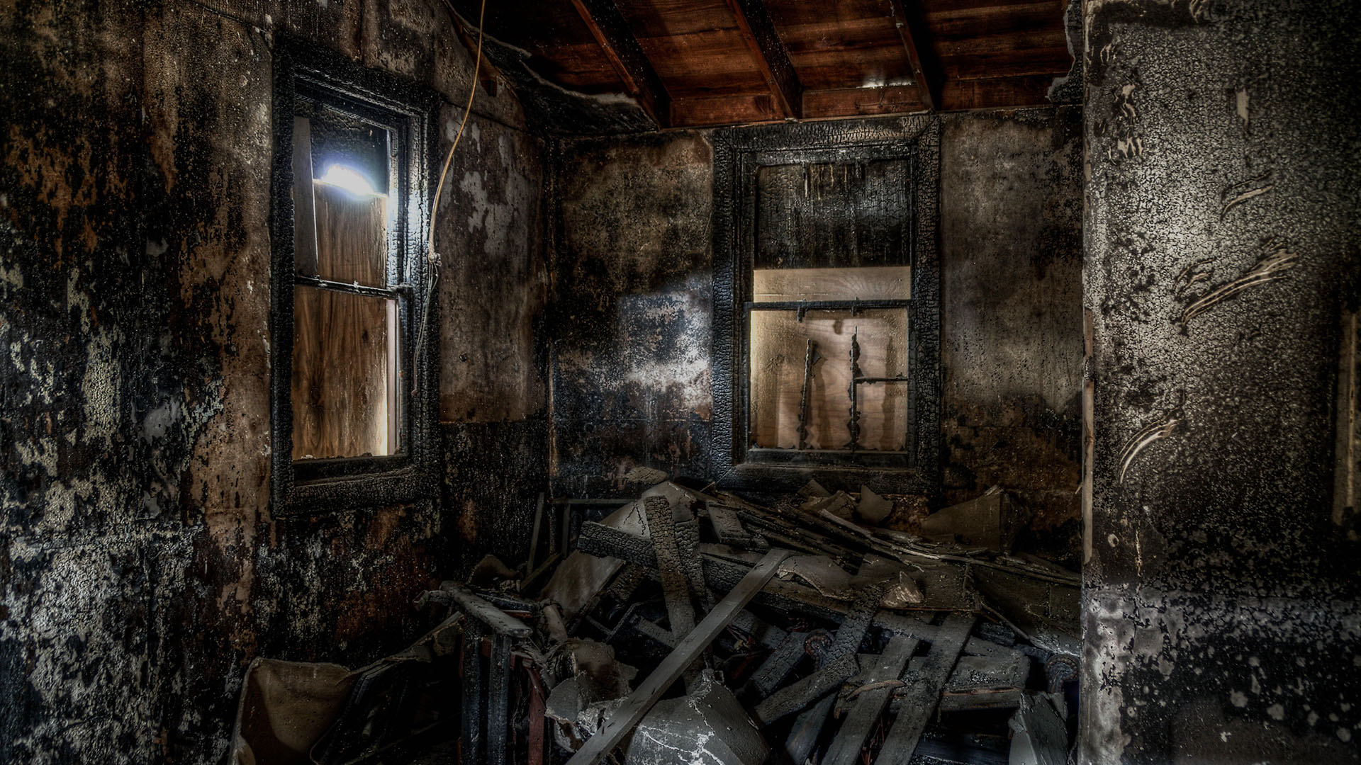 fire-damage-restoration-page-featured-image-1920x1080